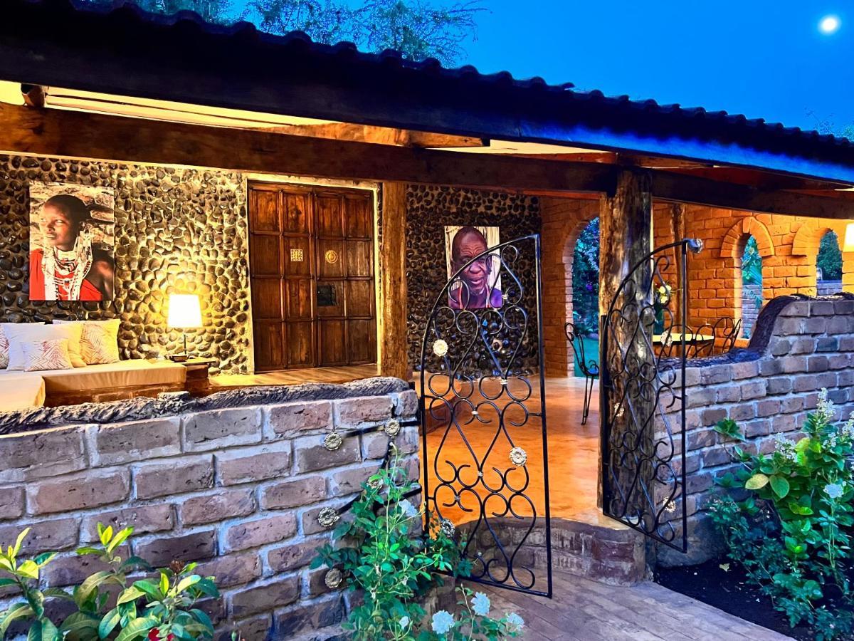 Pink Flamingo Boutique Hotel Moshi Luaran gambar