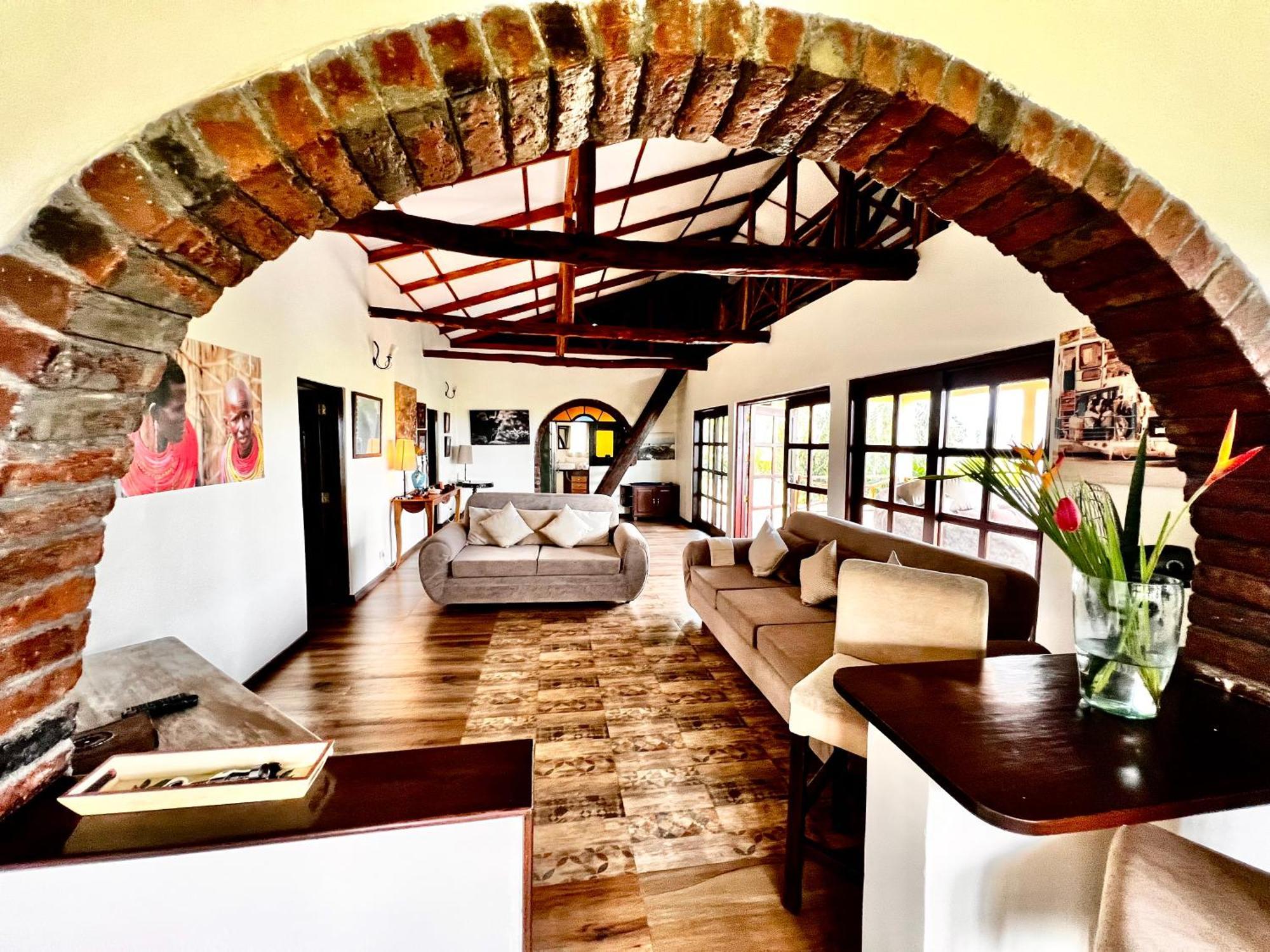 Pink Flamingo Boutique Hotel Moshi Luaran gambar